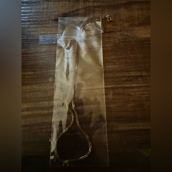 Elegant Gold Necklace - Picture 2 of 2